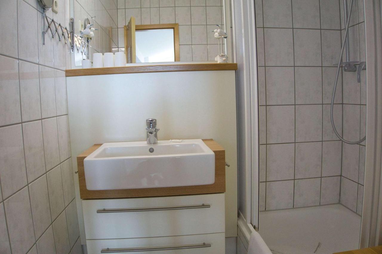 Fewo Mit Meerblick, Gratis Nutzung Vom Ahoi Erlebnisbad Und Sauna In Sellin - Haus Blick Zur See Fewo 11 Goehren  Eksteriør billede